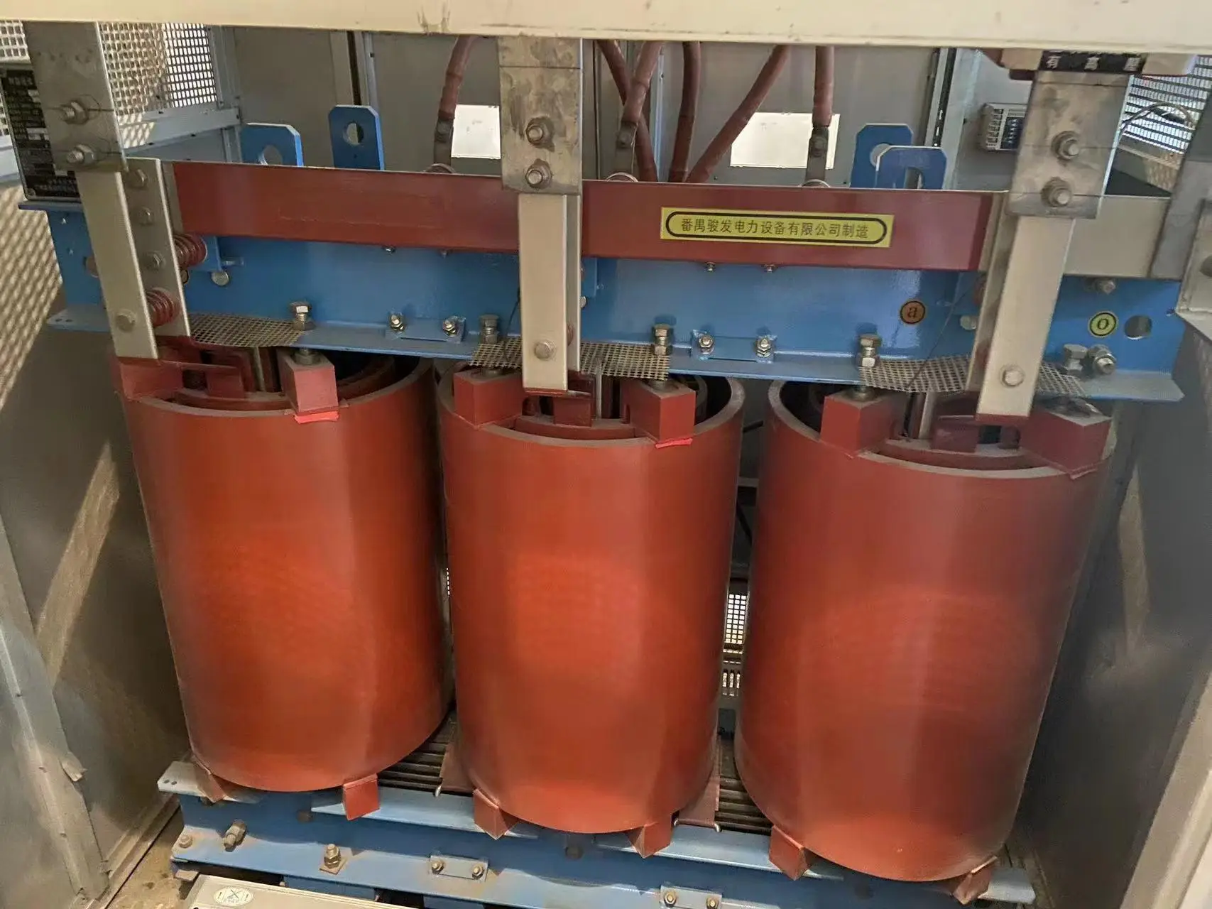 舊變壓器回收就選深圳市鑫進(jìn)發(fā)再生資源回收有限公司，專業(yè)回收多類變壓器，價格合理服務(wù)優(yōu)